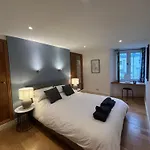 Garden Square Central 2 Bed & Sea-View