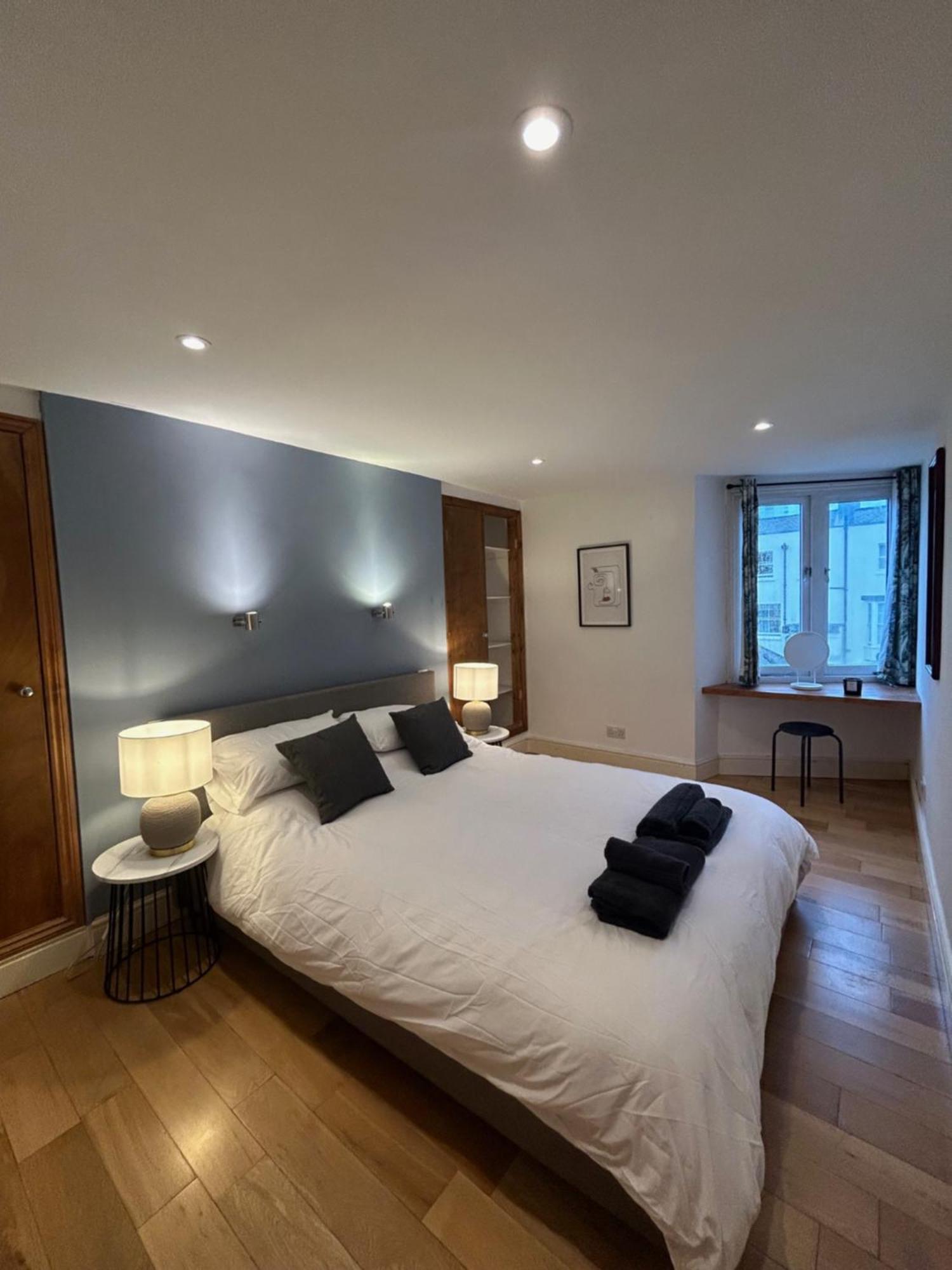 Garden Square Central 2 Bed & Sea-view Apartment *